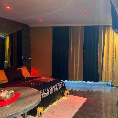 Homesparadise Loveroom Μπεζανσόν Εξωτερικό φωτογραφία