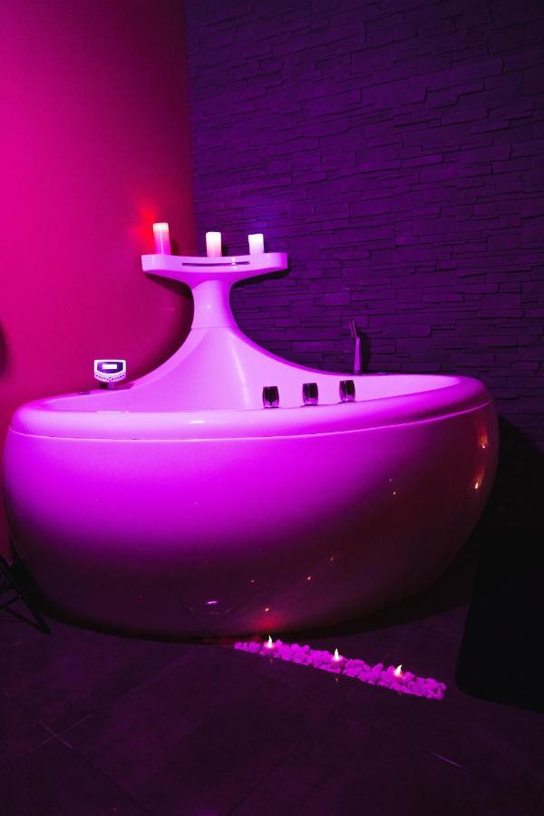 Homesparadise Loveroom Μπεζανσόν Εξωτερικό φωτογραφία